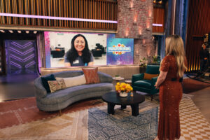 Jennifer Martines chats with Kelly Clarkson on the "What I'm Liking" segment of her show.